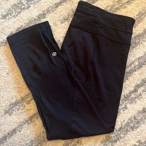 Lululemon Capri Leggings, Size 6, Black